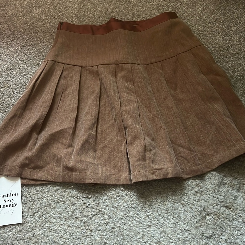 Brown skirt with lace back